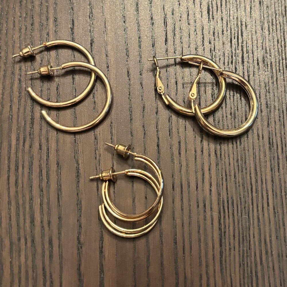 Set of 3 Dainty Gold Tone Medium Sized Hoop Earrings NWOT